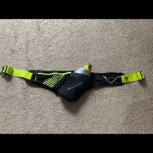 Nathan 24oz Running Belt with storage pocket